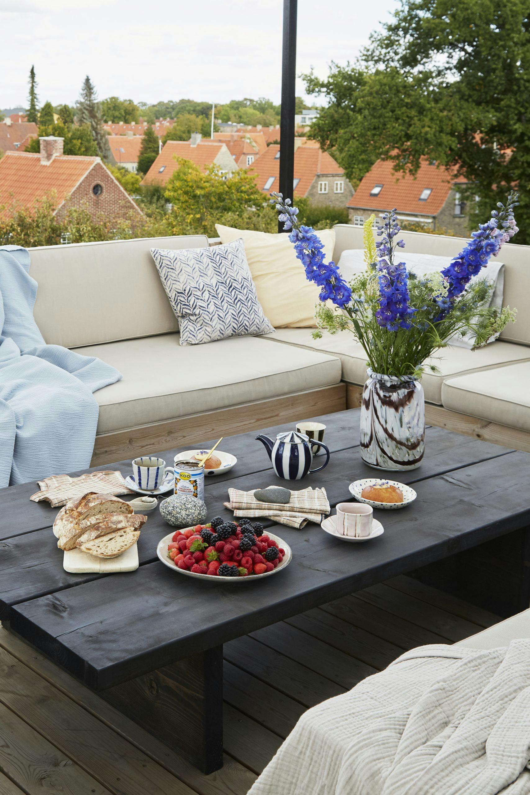 terrassebom210608 RZwshkCQKxjU11MzWd Hjemmebygget hagesofa